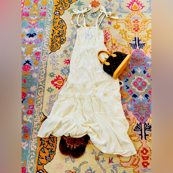 VICI COLLECTION white maxi dress size M - Picture 1 of 1